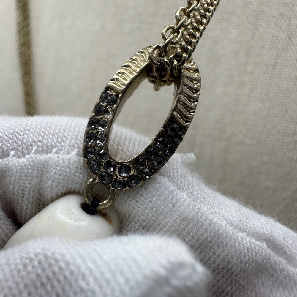 Vintage Kenneth‎ Cole Necklace Multistrand Goldtone with White Magnesite Stones - Picture 3 of 7